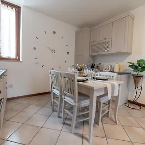 https://la-casa-di-isabel.it-lombardy.com