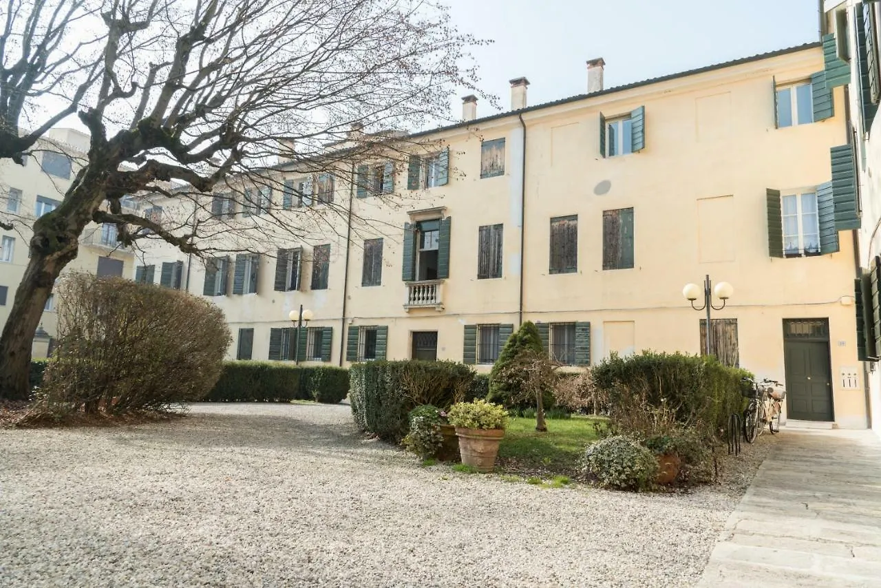 Appartement Catoo Dimora Di Design Park In Palazzo Nobiliare Al Duomo à Padoue 0*,